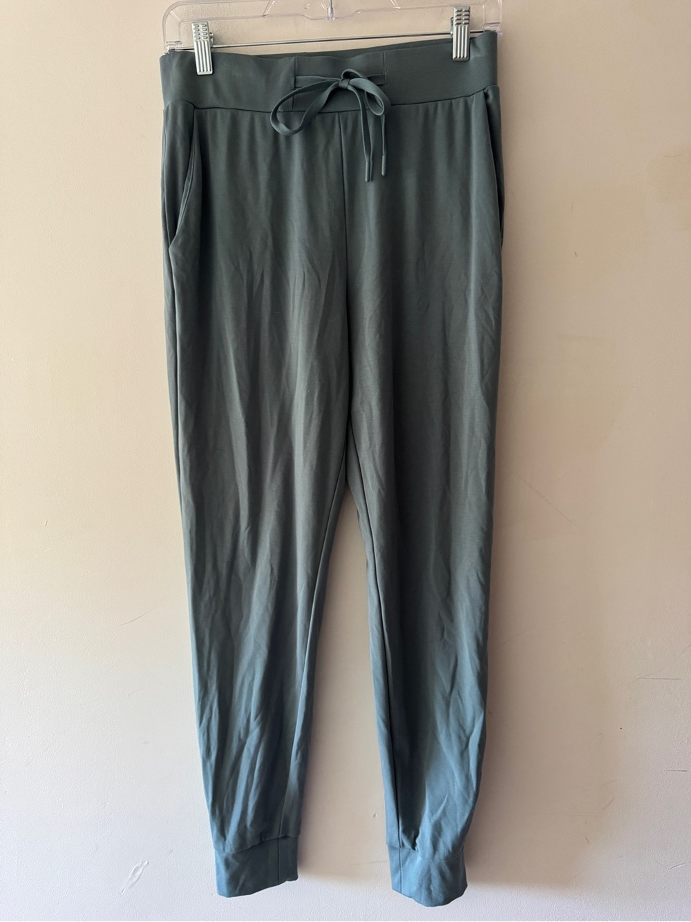 Cozy Earth Women's Ultra-Soft Bamboo Jogger Pants (CEW0018)
